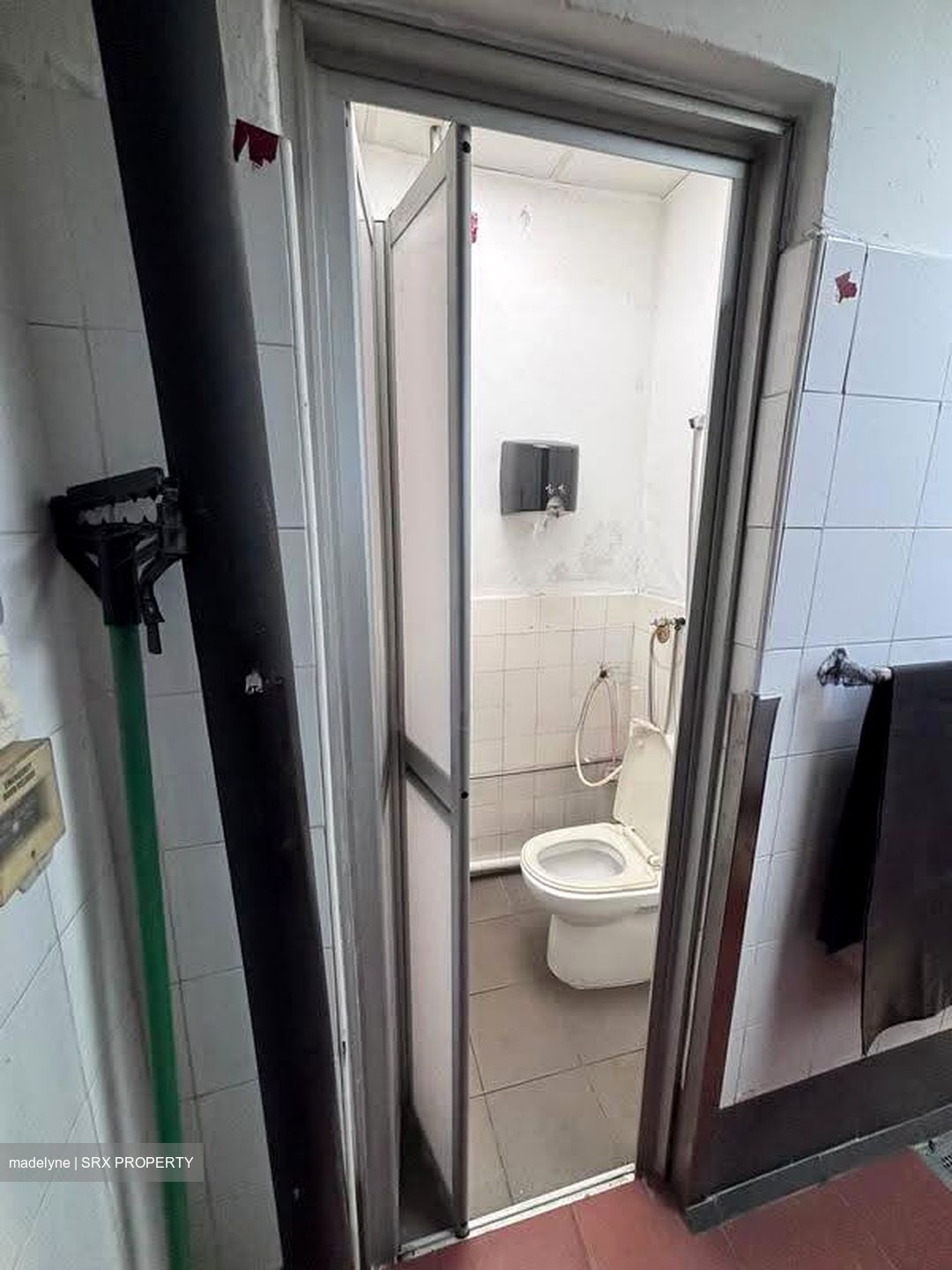 Jalan Kayu (D28), Retail #608340681